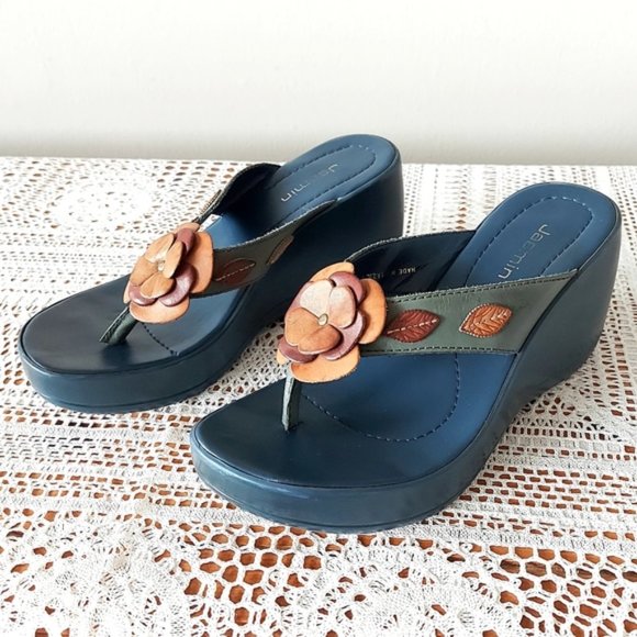 Jasmin Wedge Size 9 Thong Sandals Lightweight Platform Comfy Block Chunky Heel - Picture 1 of 14